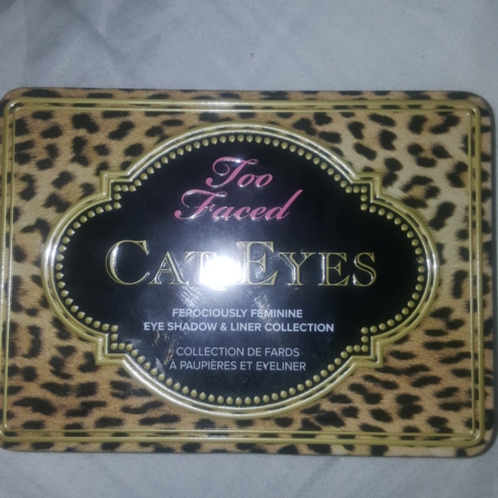 Eyeshadow palette
